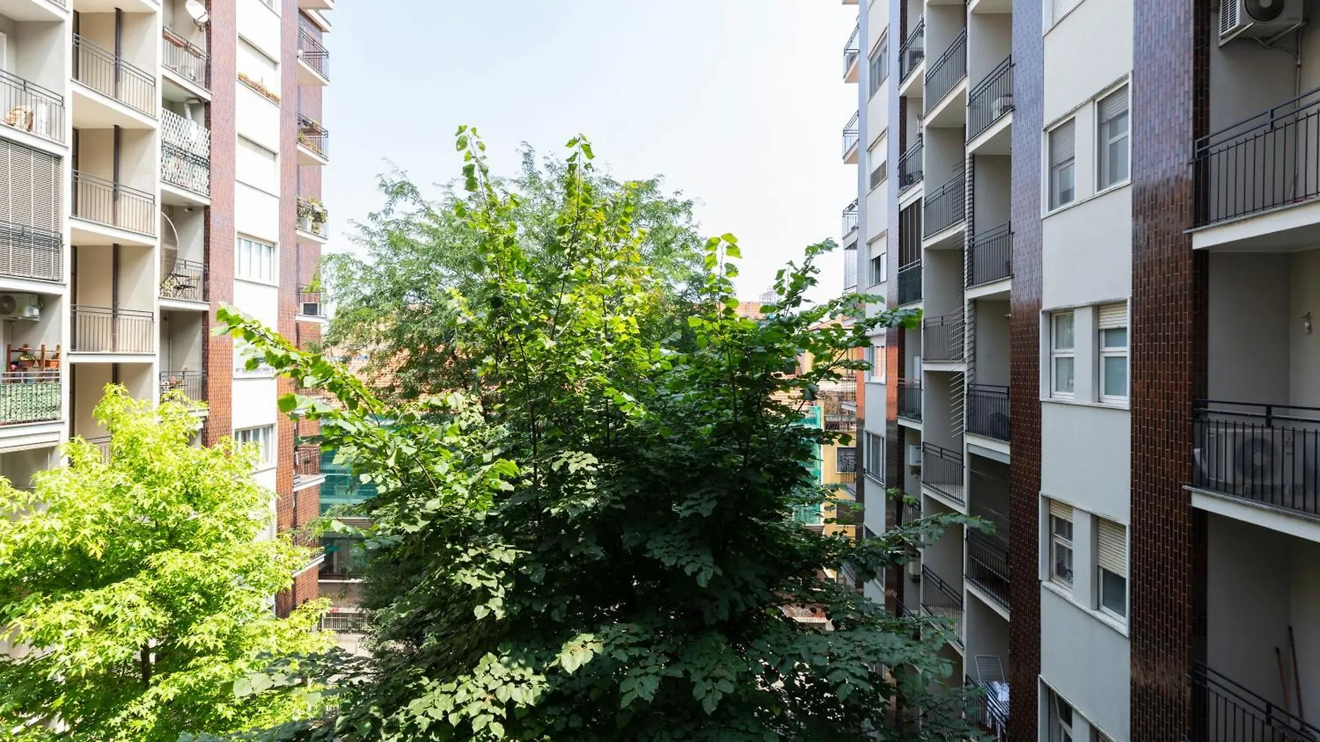 Trendy Corner - Fashion District Daire Milano